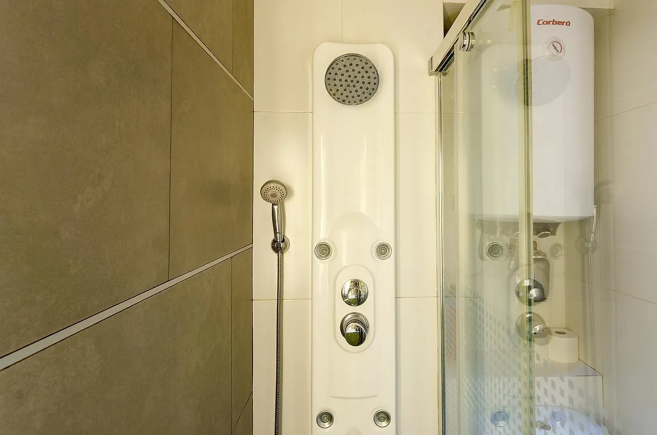 Santa Clara Apartments Girona 0*,  Spanyolország